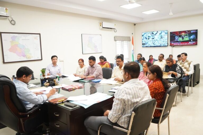 स्कूली बच्चों का नियमित स्वास्थ्य जांच सुनिश्चित करायें : उपायुक्त