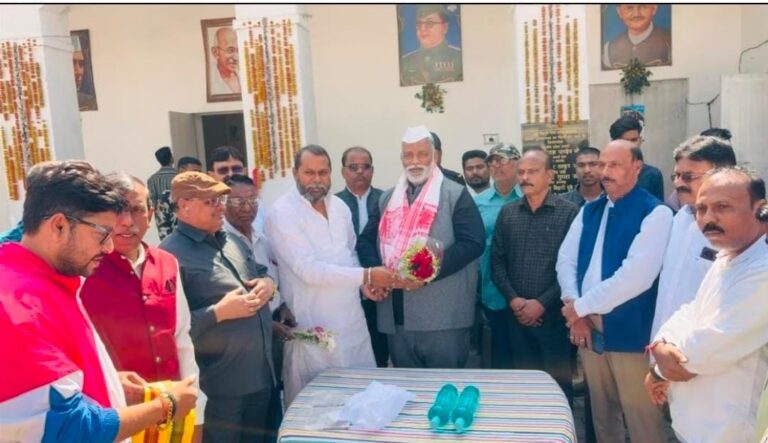 Jamshedpur Pappu Yadav: बिष्टुपुर तिलक पुस्तकालय में पूर्णिया के सांसद पप्पू यादव का कांग्रेस के जिलाध्यक्ष ने किया स्वागत, बोले-2029 में केंद्र में कांग्रेस के नेतृत्व में सरकार बनेगी