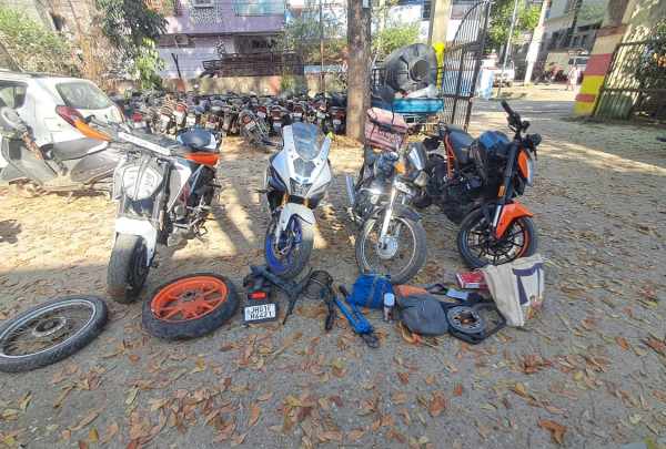 रांची में बाइक चोर गिरोह का पर्दाफाश, 2 नाबालिग समेत 6 लोगों को पुलिस ने पकड़ा