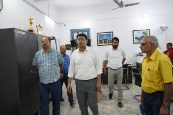 Jamshedpur : सस्पेंड पीडीएस संचालकों का लाइसेंस रद्द करने का उपायुक्त ने दिया आदेश
