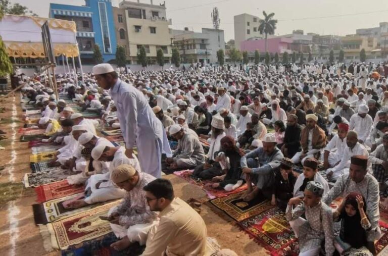 Jamahedpur Eid:जमशेदपुर समेत पूरे राज्य में कड़ी सुरक्षा के बीच धार्मिक उत्साह के साथ मन रही ईद, CM हेमंत और PM मोदी ने दी बधाई
