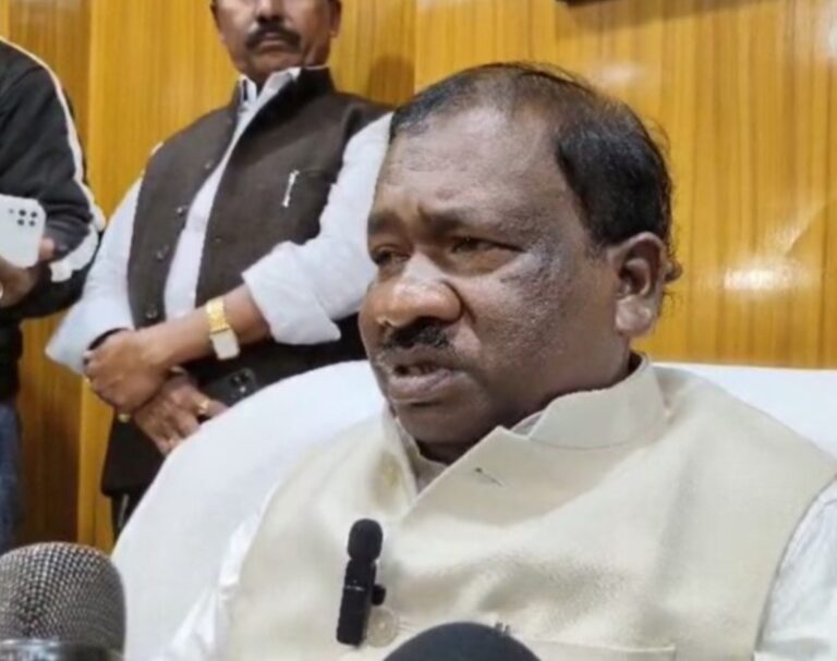 Jharkhand: सरकारी स्कूलों में जनजातीय व क्षेत्रीय भाषाओं की होगी पढ़ाई, विधानसभा में बोले रामदास सोरेन, नियुक्त होंगे नये शिक्षक