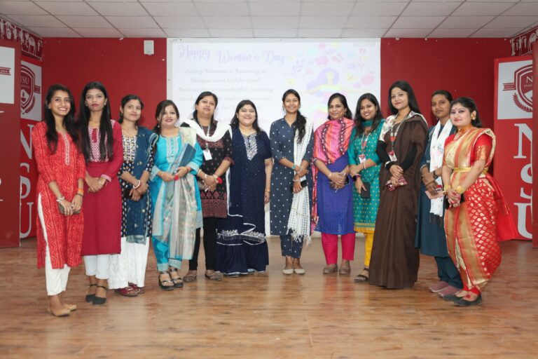 JAMSHEDPUR : नेताजी सुभाष विश्वविद्यालय में नारी के नारित्व को किया गया सम्मानित