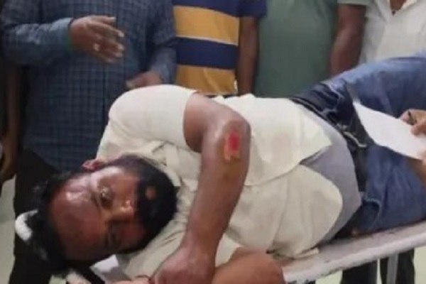 JAMSHEDPUR : पटमदा में तेज रफ्तार बुलेट और बाइक की टक्कर में 5 लोग गंभीर