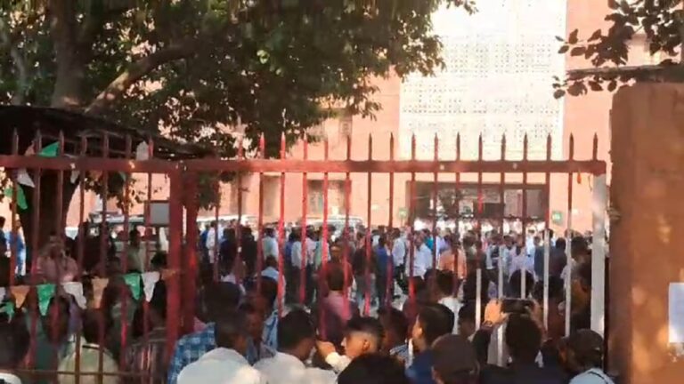 BIHAR : एक महीने में 24 शो कॉज, पटना सचिवालय के कर्मचारी की ब्रेन हैमरेज से मौत