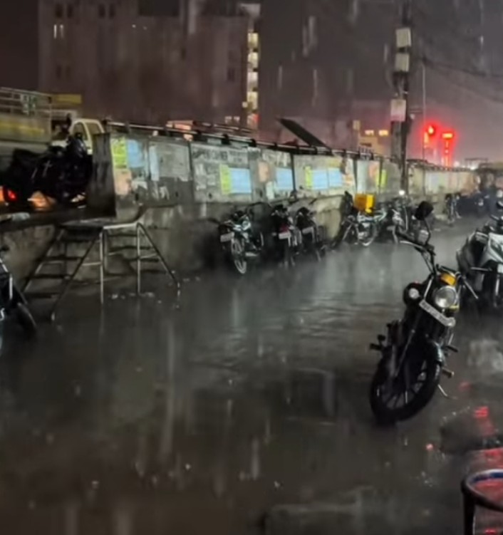 Weather Today: जमशेदपुर समेत पूरे झारखंड में हो रही बारिश; आज भी ऐसा ही रहेगा मौसम, वज्रपात का अलर्ट