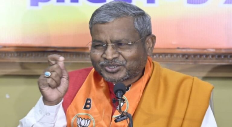 Jharkhand: निकाय चुनाव से ठीक पहले नेता प्रतिपक्ष भाजपा नेता बाबूलाल मरांडी समेत 100 अन्य पर FIR दर्ज, आदर्श आचार संहिता उल्लंघन का लगा आरोप