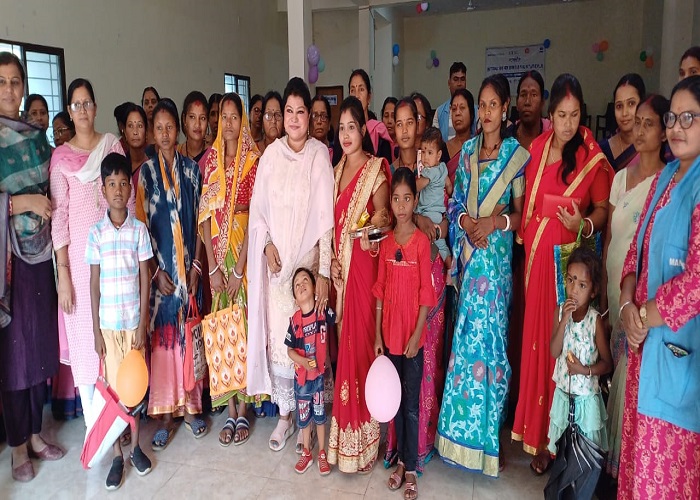 Saraikela : गर्भवती माताओं की गोद भराई और बच्चों का अन्नप्राशन संस्कार कराया गया