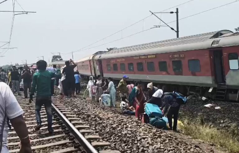 ओडिशा बेंगलुरु-असम कामाख्या एक्सप्रेस के 11 एसी कोच बेपटरी, कई घायल