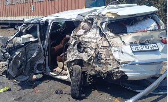 Hazaribag: GT Road पर चौपारण की दनुआ घाटी में बड़ा हादसा, आपस में टकराये तीन वाहन, एक की मौत, छह लोग घायल, धनबाद से औरंगाबाद जा रहे थे कार सवार