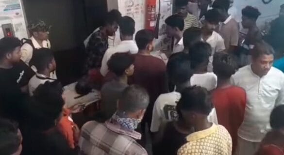 Jamshedpur: सर्किट हाउस के समीप सड़क हादसे में अखाड़ा समिति के सदस्य की मौत, एक गंभीर रूप से घायल, झंडा विसर्जन जुलूस में जा रहे थे दोनों