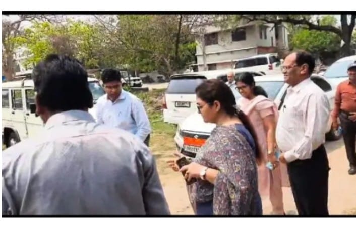 Chaibasa: चाईबासा रिमांड होम से भागे बाल कैदी मामले की जांच करने रांची से पहुंची टीम, DC बोले-21 में अब तक 7 लाये गए वापस, बाकी की चल रही तलाश