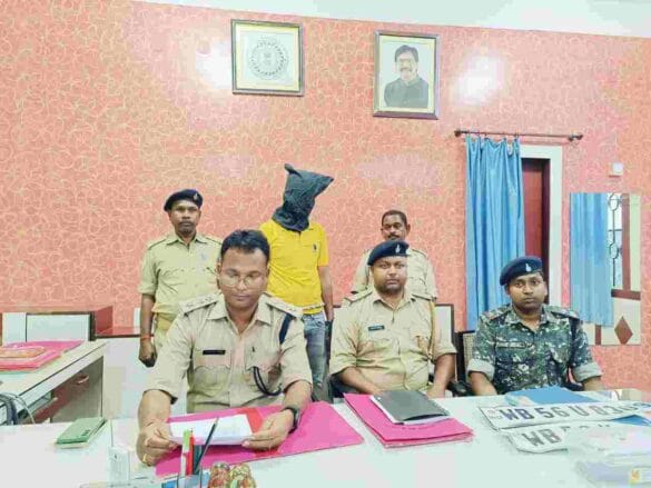 Saraikela Police Success: चांडिल पुलिस ने दो घंटे में बरामद कर ली NH 33 से लूटी गयी स्कॉर्पियो, एक अपराधी को भी किया गिरफ्तार