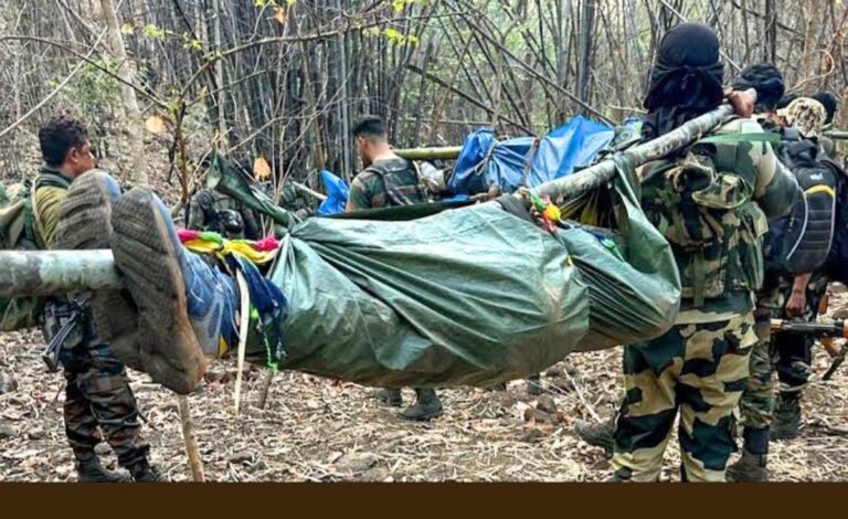 Naxal Encounter: दंतेवाड़ा जिले में सुरक्षबलों के साथ मुठभेड़, 45 लाख की इनामी महिला नक्सली ढेर