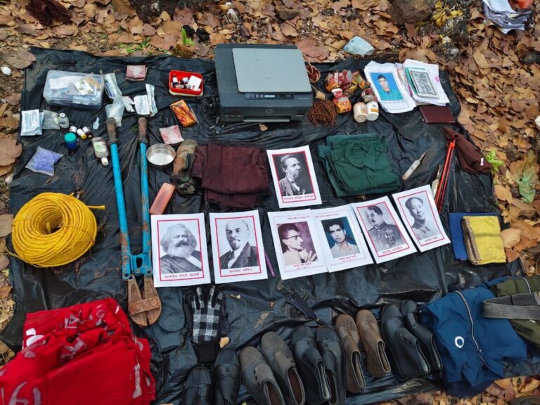 Chaibasa Naxal: पश्चिमी सिंहभूम में सुरक्षाबलों की एक और सफलता, 3 बंकर ध्वस्त, 5 किलोग्राम का IED बरामद