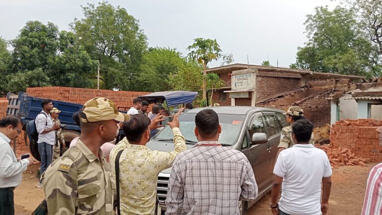 Saraikela : 19 वर्षीय युवती के अपहरण का मामला धर्म परिवर्तन और निकाह में बदला, लव जिहाद का आरोप