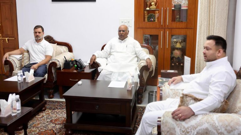 Bihar Election: खरगे, राहुल से मिले तेजस्वी, बिहार विधानसभा चुनाव के लिए सीटों के तालमेल पर की चर्चा