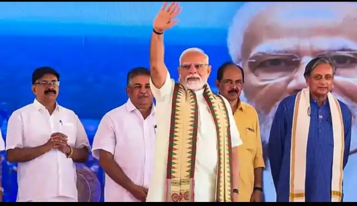 आज का इवेंट कई लोगों की नींद हराम कर देगा, केरल से PM Modi का विपक्ष पर तंज; पास में बैठे थे कांग्रेस सांसद थरूर और सीएम विजयन