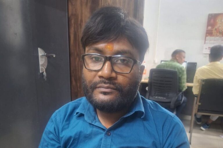 Jharkhand ACB Action: डीएमओ ऑफिस में एसीबी की बड़ी कार्रवाई, कंप्यूटर ऑपरेटर 2000 ₹ घूस लेते गिरफ्तार, खनन संबंधी डाटा एंट्री के नाम पर मांग रहा था रिश्वत