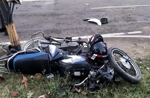 Road Accident: टाटा-पटमदा मुख्य मार्ग पर सड़क हादसा, तेज रफ्तार कार की चपेट में आयी बाइक, एक युवक की मौत, दूसरा गंभीर