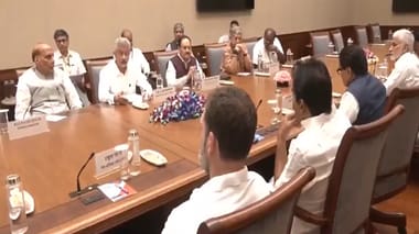 All Party Meeting: ऑपरेशन सिंदूर के तहत भारतीय हमलों में कम से कम सौ आतंकी मारे गए, जवाबी हमल पर देंगे जवाब, सर्वदलीय बैठक में रक्षामंत्री राजनाथ सिंह बोले
