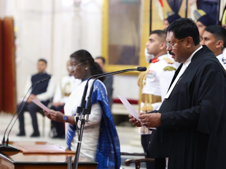 CJI Oath Ceremony: न्यायमूर्ति भूषण रामकृष्ण गवई ने भारत के 52वें प्रधान न्यायाधीश के रूप में ली शपथ