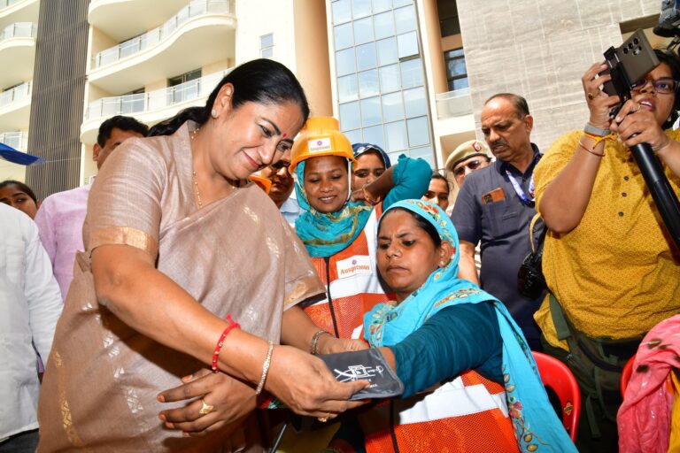 मजदूर दिवस पर दिल्ली सरकार का श्रमिकों के लिए राहत वाला फैसला, दोपहर 12 से 3 बजे तक मजदूर आराम कर सकेंगे