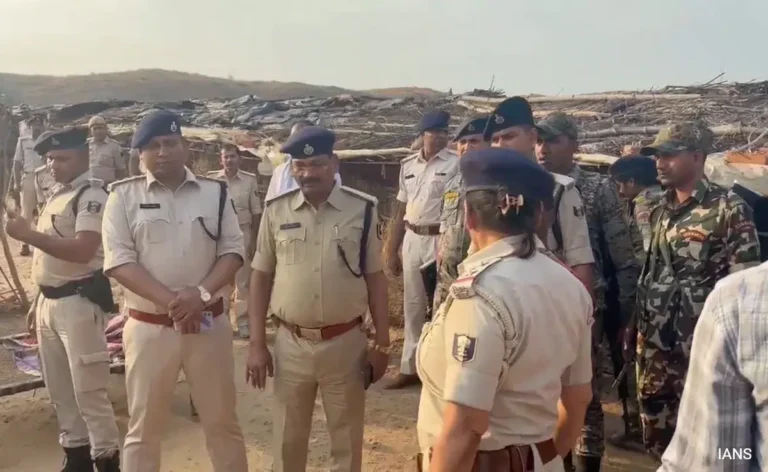Jharkhand: डायन के शक में विधवा की धारदार हथियार से हत्या, शव गांव से तीन किमी दूर जंगल में फेंका