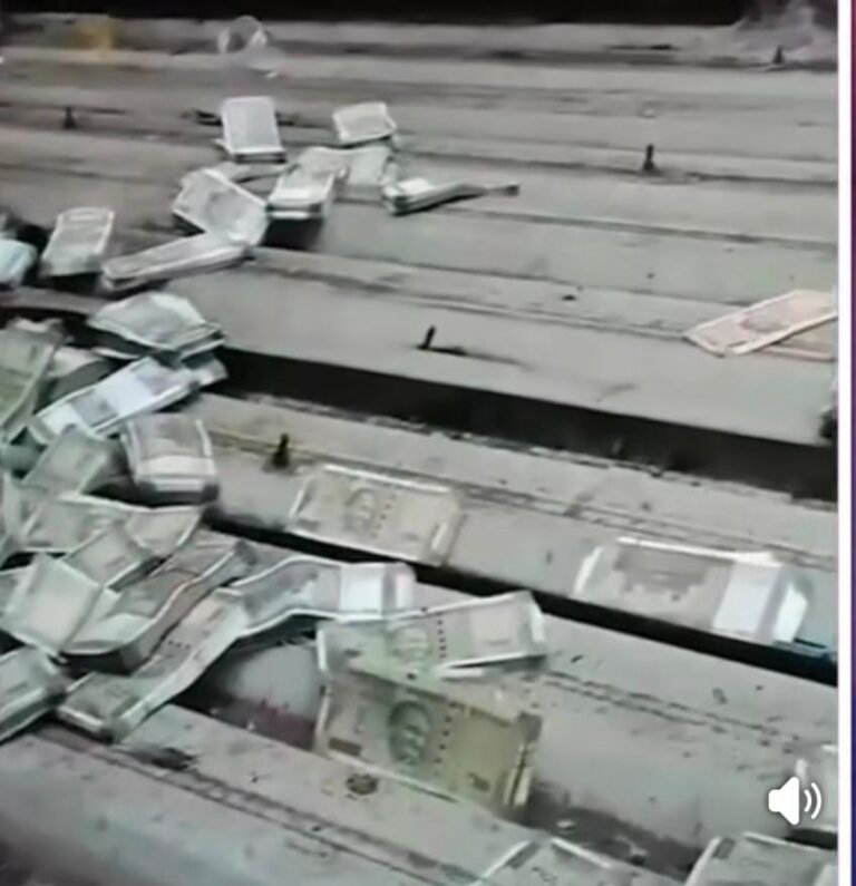 Odisha Corruption : विजिलेंस को देखकर चीफ इंजीनियर फेकने लगे 500 के नोटों की गड्डियां, 2 करोड़ नकदी मिली, जानें मामला