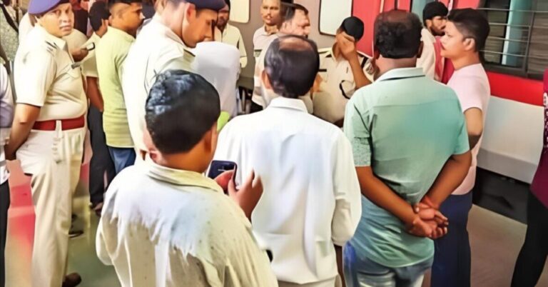 Child trafficking : चांडिल आरपीएफ ने पुरुषोत्तम एक्सप्रेस से तीन किशोरों को बरामद कर चाईल्ड लाइन को सौंपा