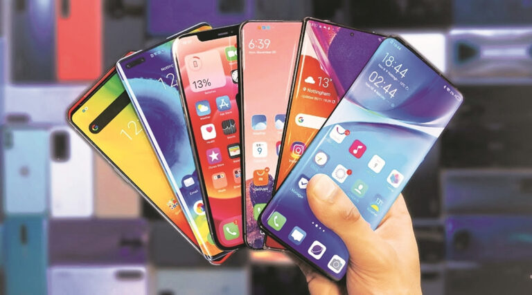 Smartphone Export Hike: बीते वित्त वर्ष में भारत के स्मार्टफोन निर्यात ने पेट्रोलियम उत्पादों, हीरे को पीछे छोड़ा