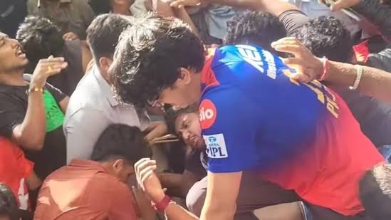 Karnataka RCB Rampage: बेंगलुरु में भगदड़ में 11 की मौत, 33 अन्य घायल, आरसीबी की जीत के जश्न मनाने भारी संख्या में पहुंचे थे क्रिकेटप्रेमी