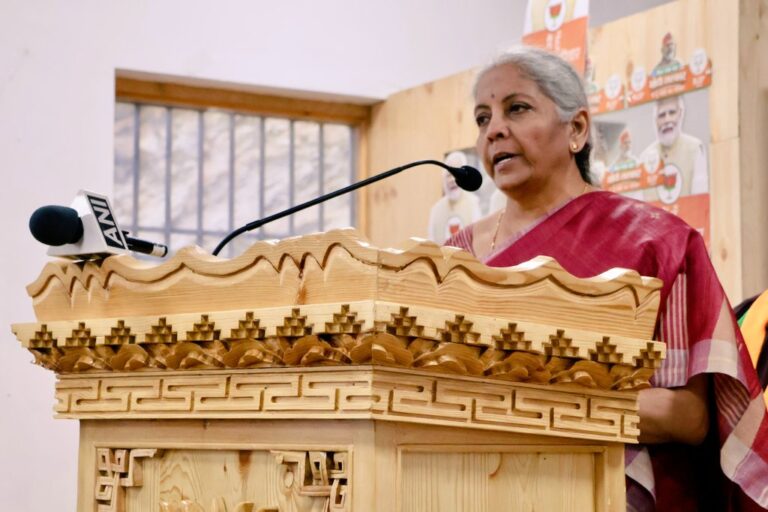 Finance Minister: डिजिटल अरेस्ट, साइबर धोखाधड़ी रोकने के लिए फिनटेक कंपनियां जल्द समाधान निकालें, केंद्रीय वित्त मंत्री ने ‘डीप फेक’ को भी बड़ा खतरा बताया