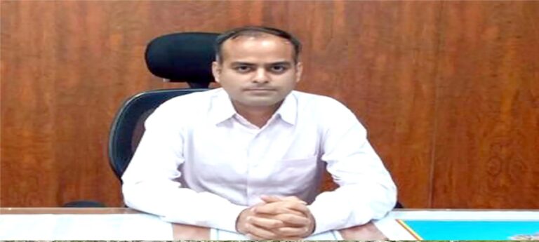 Jamshedpur :उपायुक्त कर्ण सत्यार्थी के नाम से फेक फेसबुक आईडी, प्रशासन ने की सतर्कता की अपील