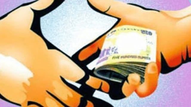 Jharkhand: हर दिन 2-3 लाख रुपये अवैध वसूली; हर ट्रक से 500-800 रुपये की उगाही, पुलिस की चुप्पी से आक्रोश, अब DGP के पास पहुंची शिकायत