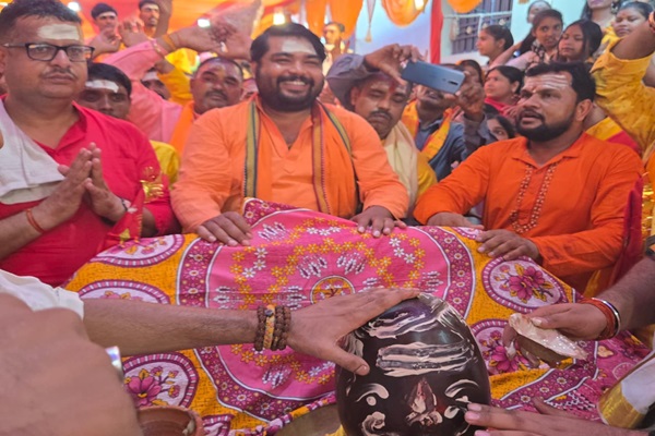 मानगो में समाज के सहयोग से पूरा हुआ श्री नर्मदेश्वर महादेव मंदिर का निर्माण, प्राण प्रतिष्ठा यज्ञ आयाेजित