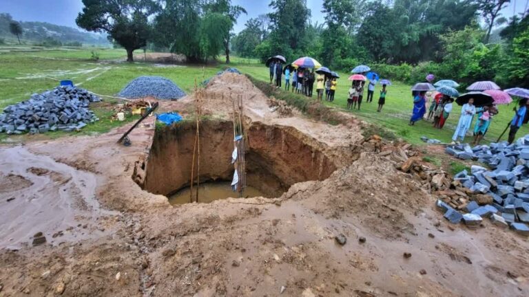 Jharkhand: भारी बारिश के कारण कुआं ढहने से दो स्कूली छात्र मिट्टी में दबे, रेस्क्यू में जुटी एनडीआरएफ की टीम