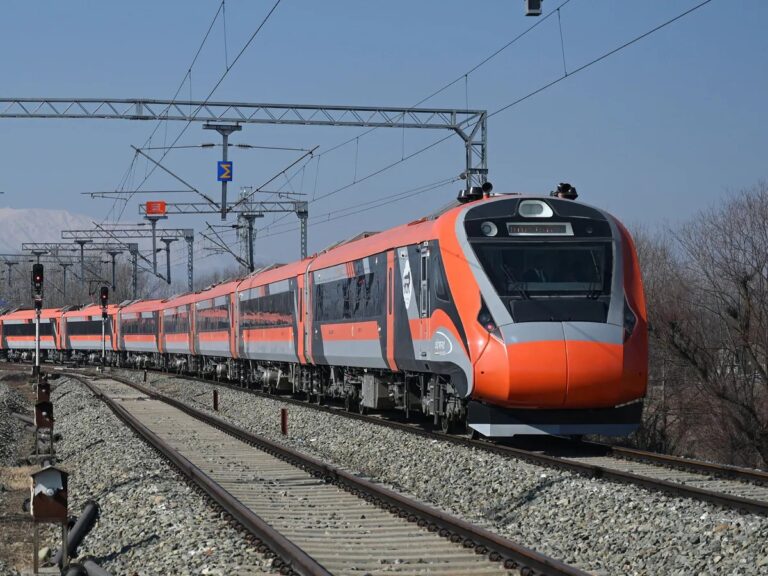 VANDE BHARAT EXPRESS :पाटलिपुत्र-गोरखपुर के बीच 22 जून से, किराया सहित जानिए पूरी डिटेल
