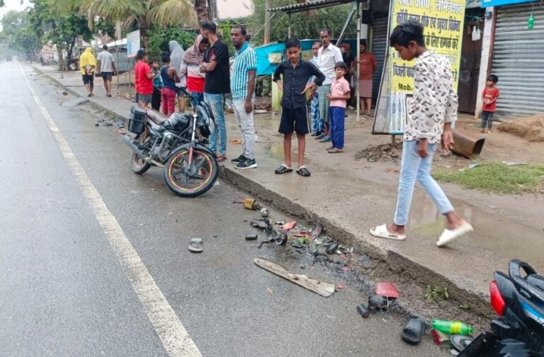 Jharkhand: पलामू में NH 139 पर हाइवा ने बाइक सवार को रौंदा, दो युवकों की मौत, एक अन्य गंभीर