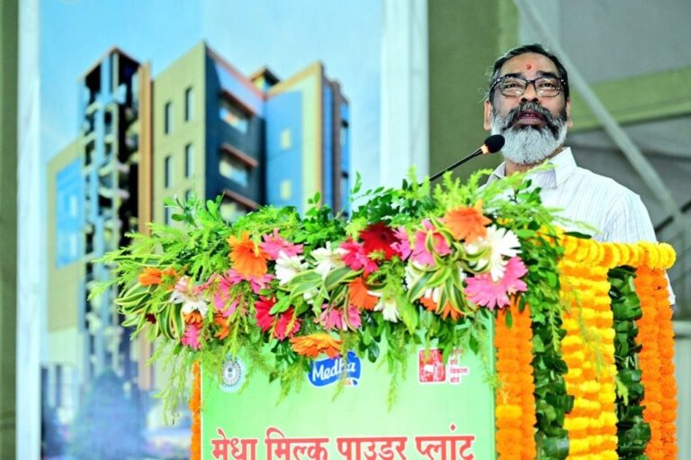 Jharkhand: मुख्यमंत्री हेमंत सोरेन ने मेधा डेयरी प्लांट के मिल्क पाउडर प्लांट की रखी आधारशिला, खेती और किसानों पर बोले