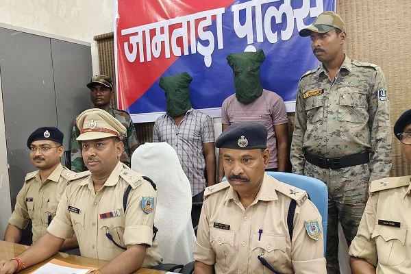 जामताड़ा पुलिस 25.20 लाख कैश के साथ दो साईबर ठगों को पकड़ा, केवाईसी अपडेट के नाम पर कर रहे थे ठगी