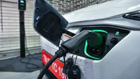 Electric Car के घरेलू विनिर्माण को प्रोत्साहन देने के दिशानिर्देश जारी, कम शुल्क पर कर आयात की अनुमति