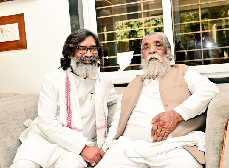 Sibu Soren: झारखंड के पूर्व मुख्यमंत्री शिबू सोरेन 3 दिन से दिल्ली के गंगा राम अस्पताल में भर्ती, फिलहाल हालत स्थिर, CM हेमंत पहुंचे, स्वास्थ्य की ली जानकारी