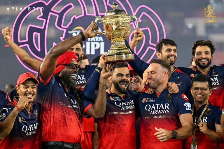 ‘RCB’ IPL Champion: विराट का 18 साल का इंतजार खत्म, 3 बार फाइनल की नाकामियों के बाद आरसीबी ने पहली बार जीता आइपीएल का खिताब, रो पड़े कोहली…