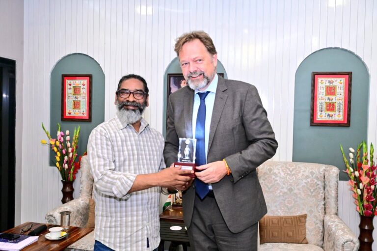 Jharkhand: CM हेमंत से मिले भारत में जर्मनी के राजदूत, Tata Steel के कोयला माइंस का भी किया दौरा, जानें क्या कहा?