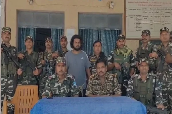 लोहरदगा पुलिस ने वांटेड नक्सली संदीप भगत को दबोचा, कई घटनाओं को दे चुका है अंजाम