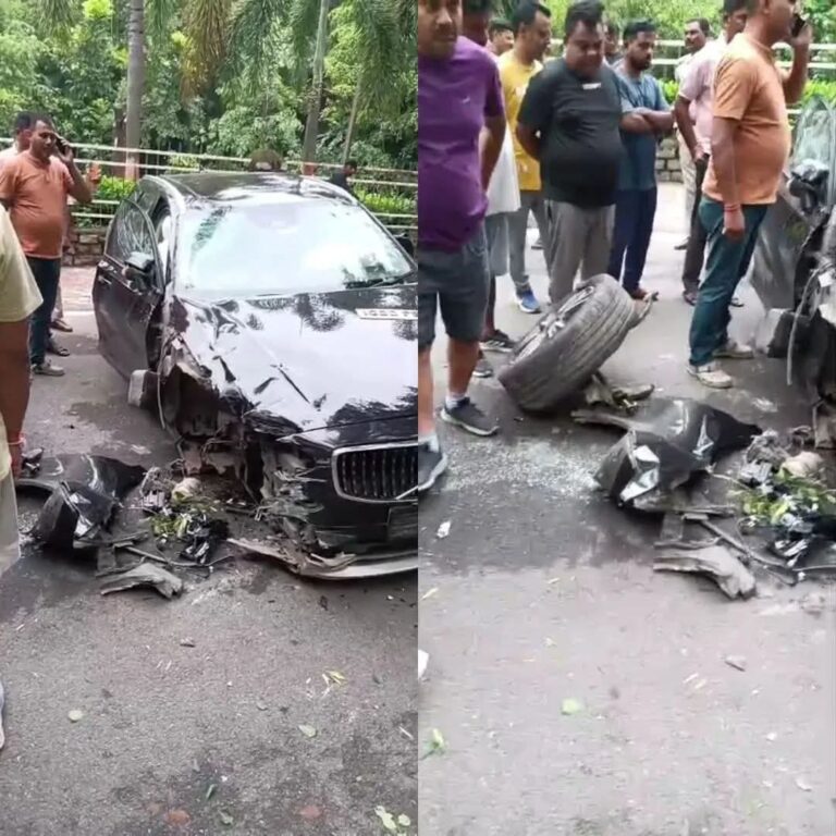 Jharkhand: रांची में स्टेट गेस्टहाउस के पास रफ्तार का कहर; लोग मॉर्निंग वॉक कर रहे थे, तभी हाई स्पीड Volvo कार पोल से टकरायी, उड़े परखच्चे, बाल-बाल बचे लोग