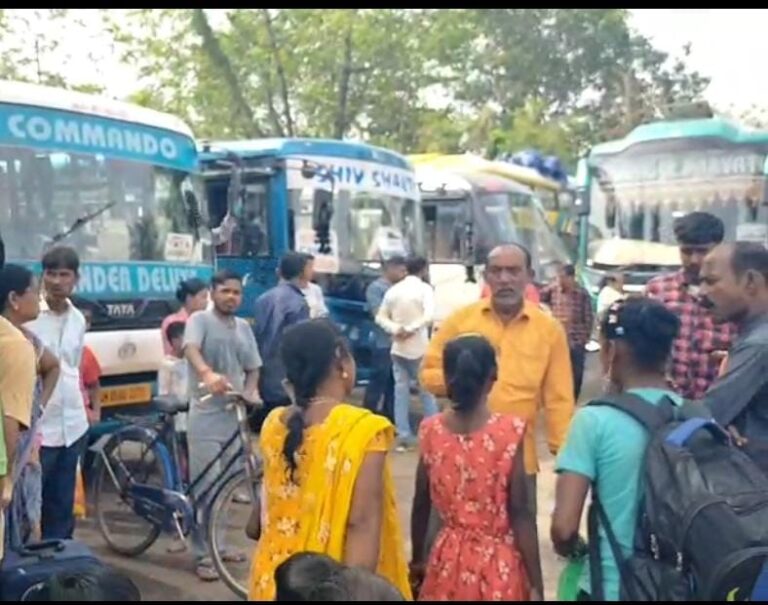Jharkhand Bandh: जमशेदपुर में झारखंड बंद का नहीं दिखा असर, सामान्य रहा जनजीवन, रांची में सुनसान रही सड़कें, कई मार्गों को रखा बंद, तैनात रही पुलिस