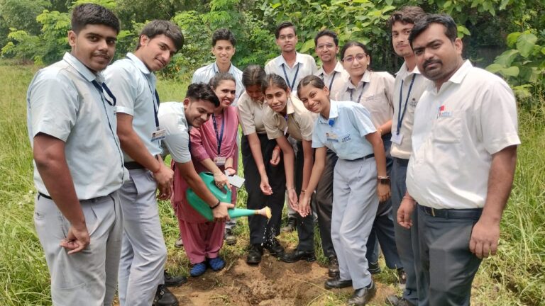 पर्यावरण पखवाड़ा पर एनटीटीएफ एवं टाटा स्टील फाउंडेशन ने किया पौधारोपण, सफाई अभियान चलाया