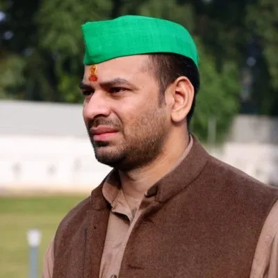 Tejpratap Yadav: जयचंद जैसे लालची लोग मेरे साथ राजनीति कर रहे हैं, पार्टी-परिवार से निकाले जाने के बाद तेज प्रताप यादव ने तोड़ी चुप्पी